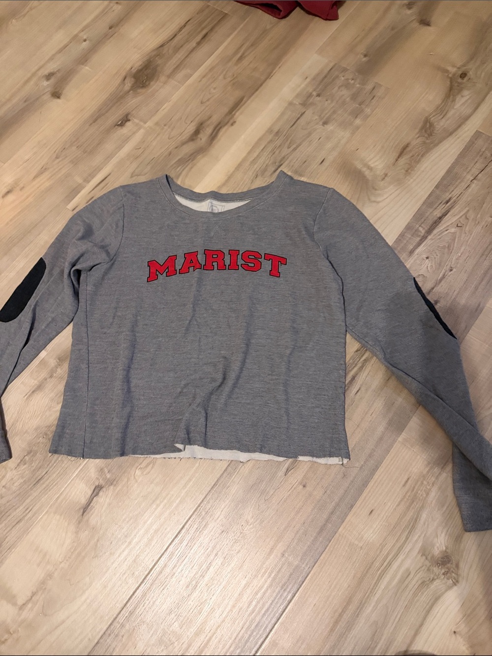 size medium heathered gray lightweight Marist cropped long sleeve
